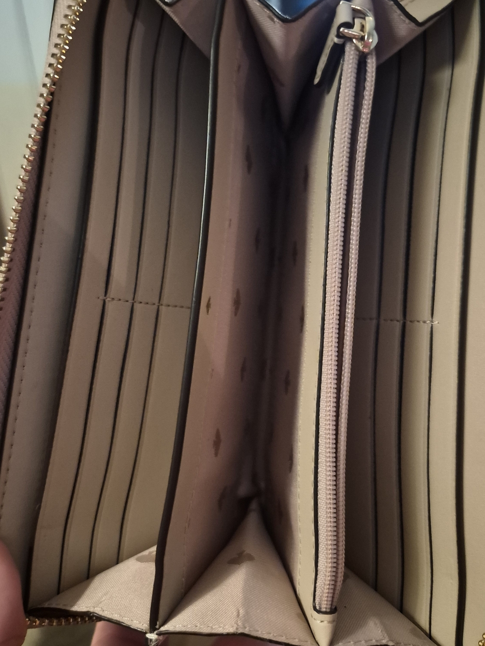 kate spade blush pink wallet with gold logo - Picture 3 of 4
